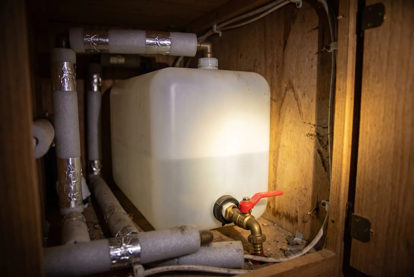 Detail van een Home-car Gesloten onderbouw